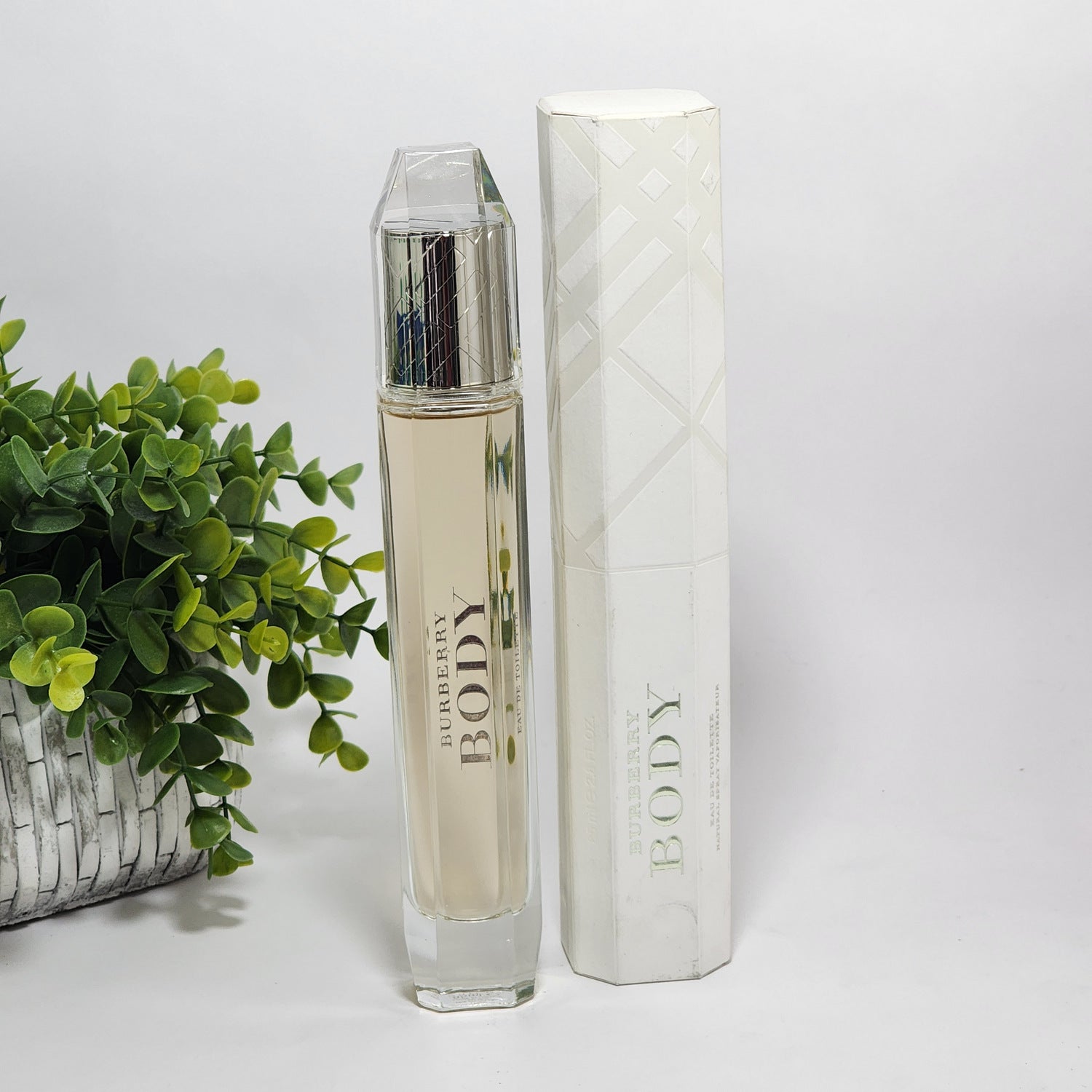 Burberry Body Perfume ~ Eau De Toilette spray for Women ~ 2.8 fl oz / 85 mL