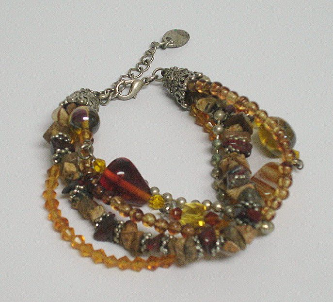 Women Multistrands Stones bracelet