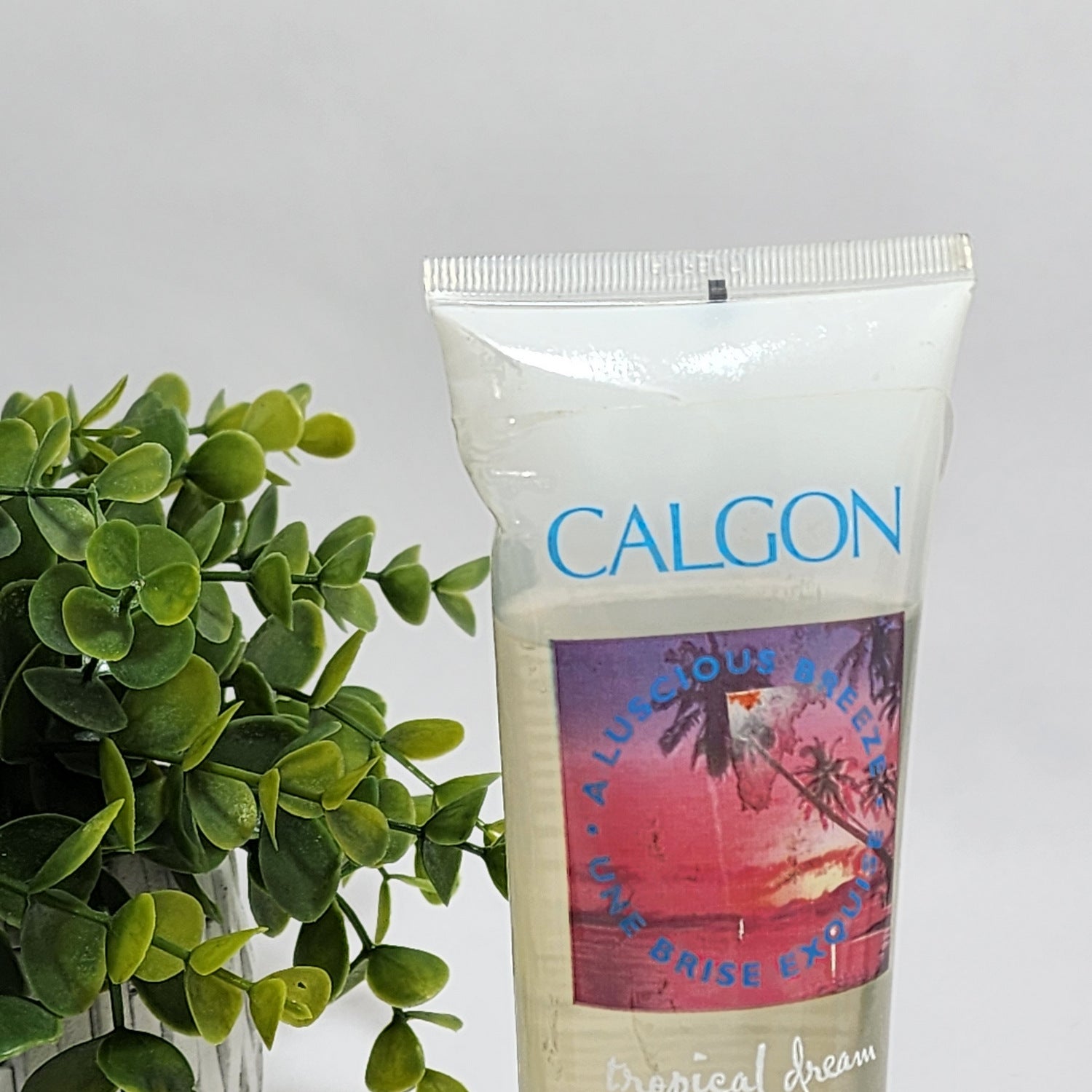 Calgon Tropical Dream Shower Bath Gel Take Me Away! A Luscious Breeze ~ 6 fl oz